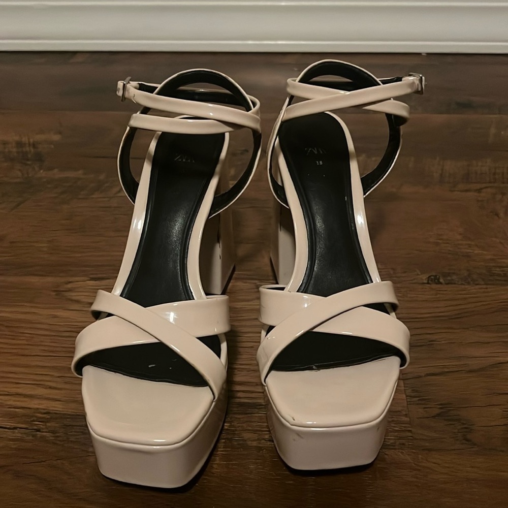 Beige/tan/cream ZARA platform cross heels, CHUNKY sandals, Sandália plataforma